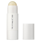 Buxom Power-Full balsamo labial en tubo con brillo claro y hidratación.
