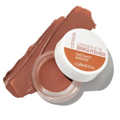 Muestra en piel del corrector iluminador de ojeras Catrice suaviza sombras