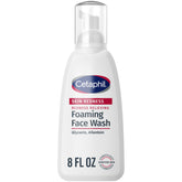 Cetaphil limpiador espumoso con botella, alivia enrojecimiento en piel sensible.
