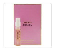 CHANEL Chance: vial mini de eau de parfum en tarjeta para viaje y uso diario.