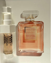 CHANEL Coco Mademoiselle frasco cristal lujo, muestra visual de la fragancia