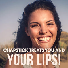 ChapStick bálsamo labial fresa crema, empaque de tres piezas para llevar.