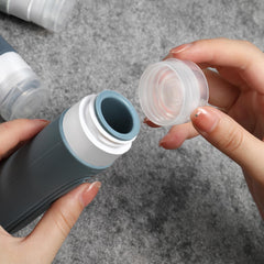 Tapa de control de flujo cruzado CHEODIN: dosifica sin goteos durante el viaje.