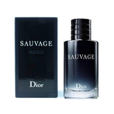 Sauvage de Christian Dior, botella de 200 ml, aroma versátil para diario y ocasiones.