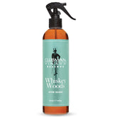 Clubman Reserve Whiskey Woods frasco frontal, fragancia duradera para el día.