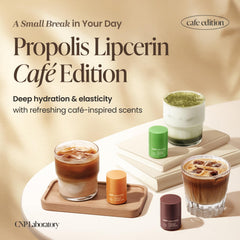 Aplicador higiénico con dial en CNP Café Lip Butter para dosificar uso.