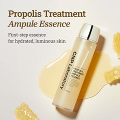 CNP Honey Glow Booster Toner aplicado suavemente para absorción rápida.