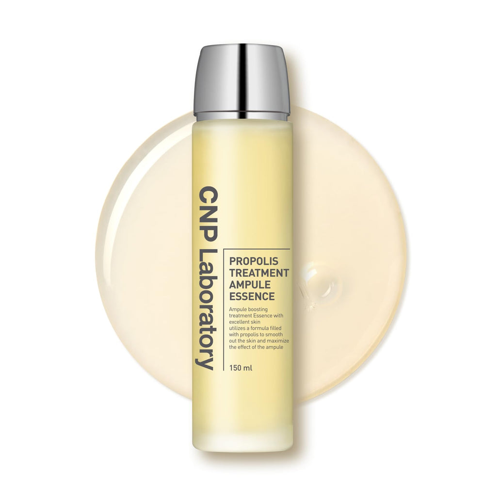 CNP Honey Glow Booster Toner en botella translúcida, hidratación suave para piel radiante.