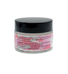 Combat Gel ofrece acabado natural que mantiene las cejas definidas todo el día.