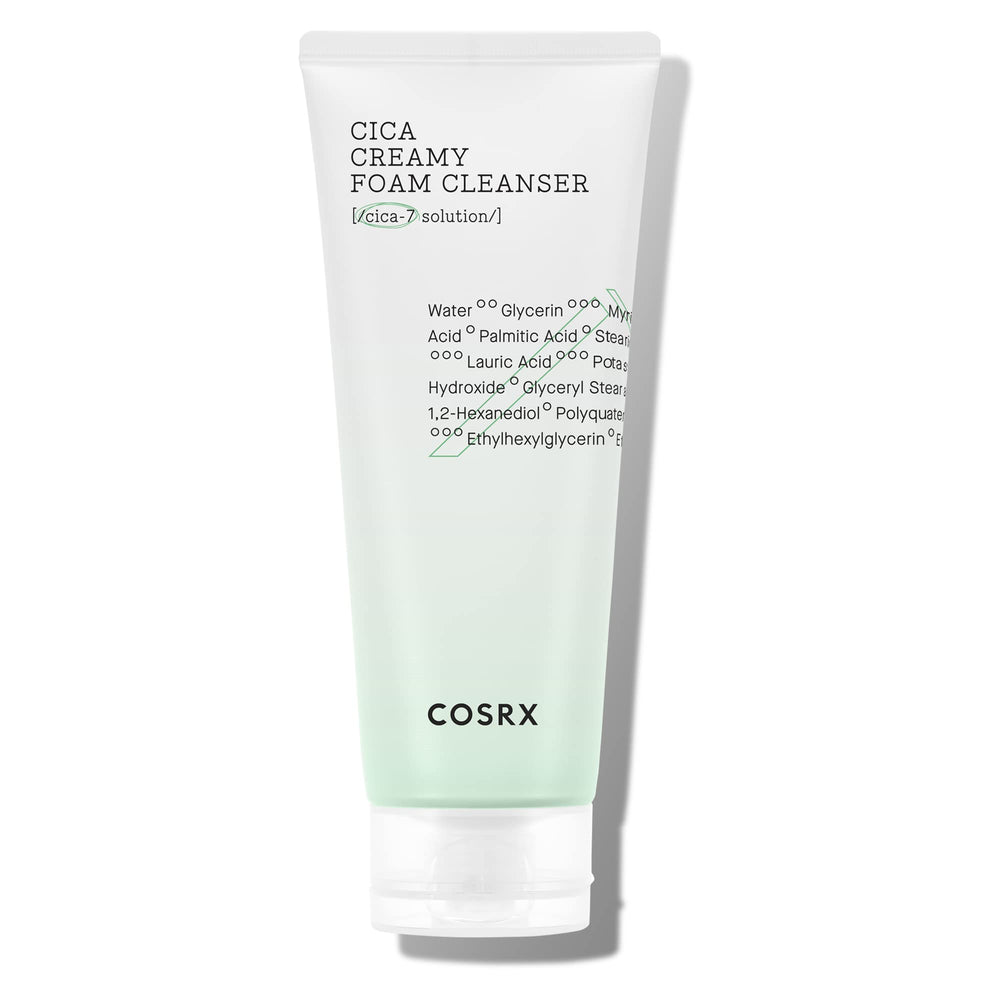 COSRX Pure Fit Cica Creamy Foam Cleanser en caja, limpieza suave para piel sensible.