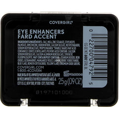 Aplicación de sombras COVERGIRL 04792 600ster para realzar los ojos con precisión.