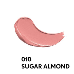 COVERGIRL barra de labios Sugar Almond 010 en aplicación, define labios con humedad.