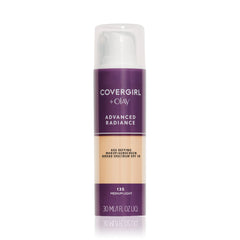CoverGirl base radiancia en frasco, ofrece cobertura suave y uniforme.