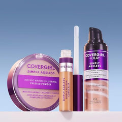 Aplicación con esponja de COVERGIRL OLAY Simply Ageless para acabado llano.