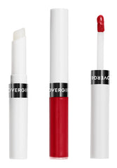 Pintalabios COVERGIRL Outlast rojo clásico en tubo para color duradero.