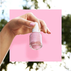 Esmalte Dazzle Dry Yoga Mamá muestra secado rápido al aire.
