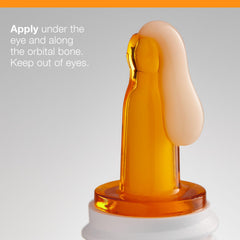 Brillo suave en el contorno de ojos con Dermalogica Biolumin-C.