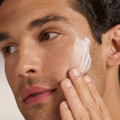 Aplicación rostro y cuello para tono uniforme con PowerBright.