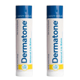Dermatone bálsamo labial mineral SPF30 protegiendo labios del sol.