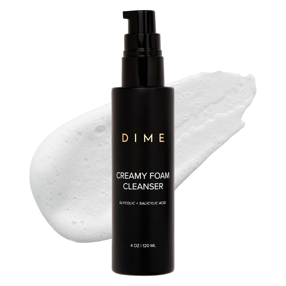 DIME Beauty limpia poros con espuma cremosa en rostro, sensación fresca.