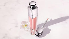 Aplicación suave de Dior Addict Lip Maximizer eleva volumen y confort diario