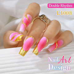 Arte de uñas con brillo metálico dorado de Double Rhythm.