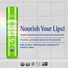 Balsamo labial Dr. Bronner's orgánico, abierto para demostrar aplicación suave.