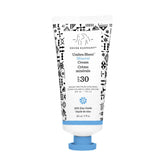 Drunk Elephant Umbra crema mineral ligera con SPF 30 para uso diario.