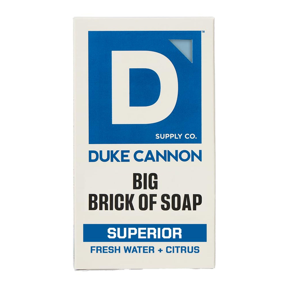 Duke Cannon barra-jabon-extra-grande-frsh-water-citrus brinda limpieza profunda para uso diario.