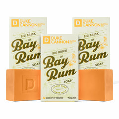 Duke Cannon gran bloque de jabón para hombres con aroma cítricos y cedro.