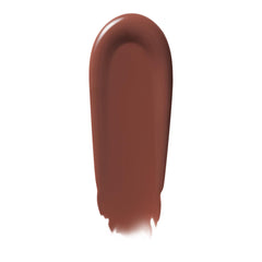 e.l.f. Praline: aplicación suave para labios hidratados y brillantes.
