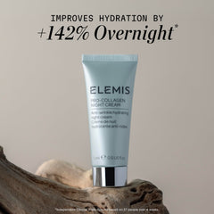 Aplicación nocturna de Pro-Collagen Night Cream para piel suave y firme al despertar.
