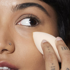 e.l.f. Camo Concealer esponja para uso profesional de maquillaje.