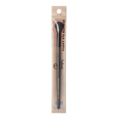 e.l.f. Fluffy Eye Blender ofrece efecto suave gracias a cerdas sintéticas