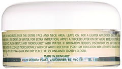 Aplicación diaria de Eminence Vitaskin Calm Skin para piel equilibrada.