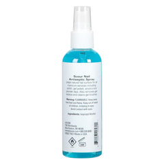 EMMA Beauty Scour Nail: aplicación rápida sobre uñas limpias para una base uniforme.