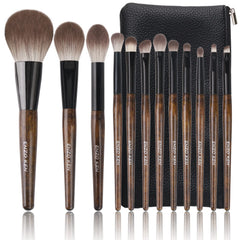 Pinceaux ENZO KEN en poils de chèvre naturels, ensemble polyvalent pour le maquillage du quotidien.