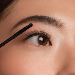 Rizo levantado y pestañas bien definidas con essence Lash Princess Slim Brush.
