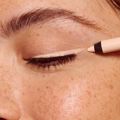 essence Stay & Play Gel Eyeliner resistencia al agua para uso diario