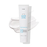 ETUDE SoonJung2x crema-barrier calma para piel sensible y aporta hidratación suave.