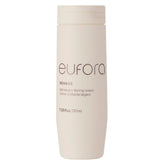 Eufora Behaive crème légère, prête dans la bouteille, pour un style doux et maîtrisé.