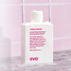 EVO Mane Tamer Shampoo — application facile sur cheveux mouillés pour démêlage rapide.