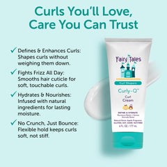 Fairy Tales Curly Q Kids crema aplicada en la mano facilita rizos definidos.