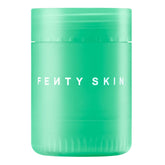 Fenty Skin Plush Puddin mascarilla labial ofrece hidratación intensa para labios suaves.