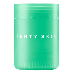 Fenty Skin Plush Puddin mascarilla labial ofrece hidratación intensa para labios suaves.
