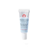 First Aid Beauty crème hydratante contour des yeux, bouteille visible et hydratation durable.