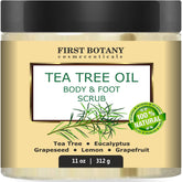 First Botany exfoliante natural para pies con árbol de té, suaviza callos y deja frescura.