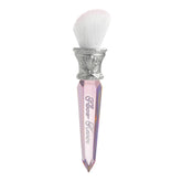 Flower Knows Shell's Jewel Angled Blush Brush para aplicación angular de rubor.