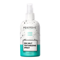 FoxyBae aerosol de sal marina para cabello con textura natural.