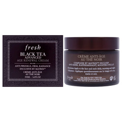 Fresh Black Tea Advanced Age Renewal Cream en tubo, textura cremosa lista para usar.